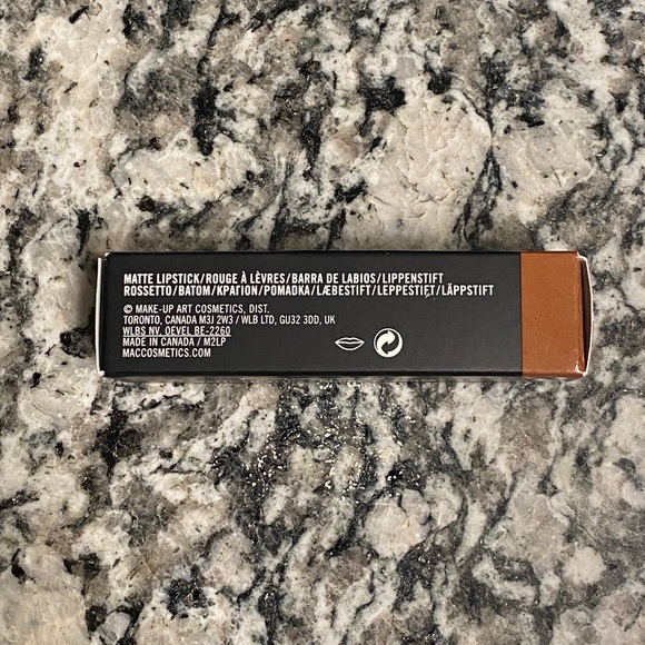 MAC Matte Lipstick in the color Derrière #653 Brand NEW - Picture 5 of 7